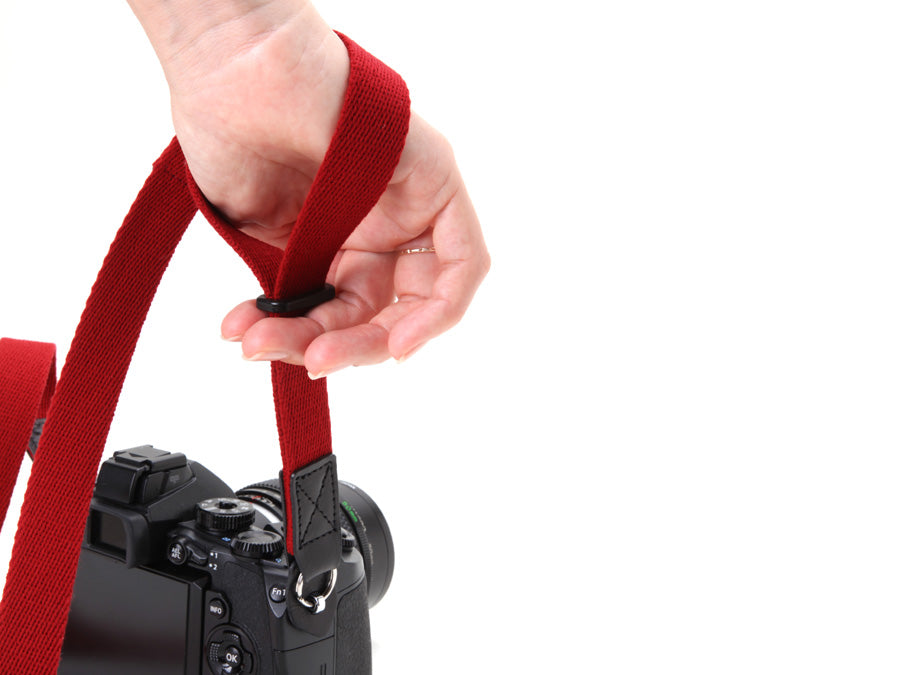 ARTISAN & ARTIST ACAM-108 Classic Series Neck/Hand Camera Strap
